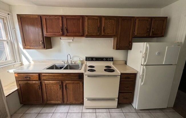 1 bed, 1 bath, $895, Unit #3