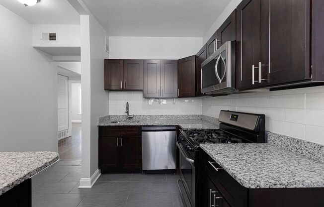 6100 6118 N WINTHROP AVE