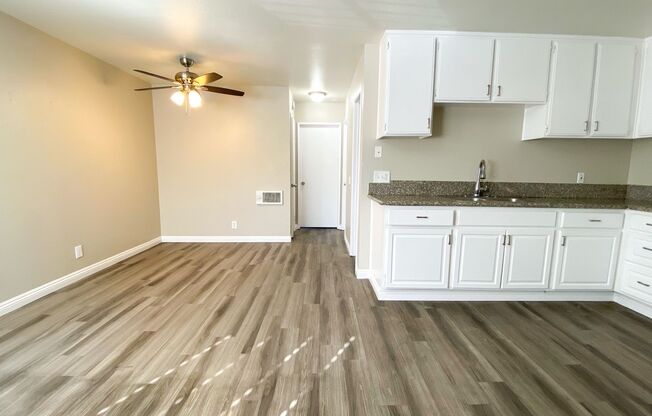 2 beds, 1 bath, $1,975, Unit 4966-02
