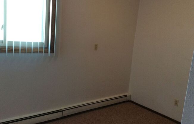 Royal Manor Apartments