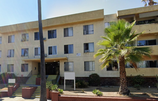 1111 S Westmoreland Ave