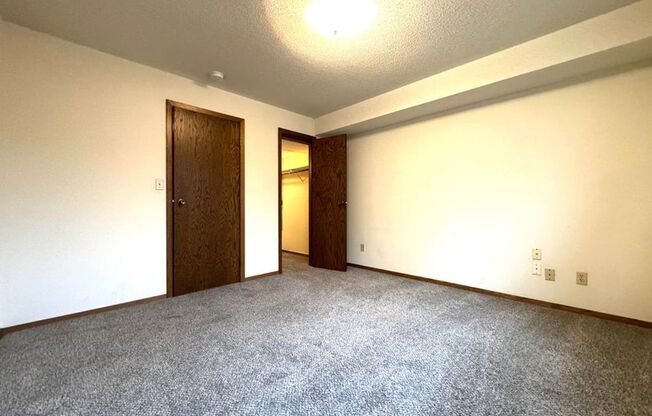 2 beds, 1.5 baths, 900 sqft, $995, Unit Apt 4