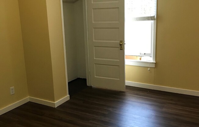 2 beds, 1 bath, 1,200 sqft, $1,849, Unit 01
