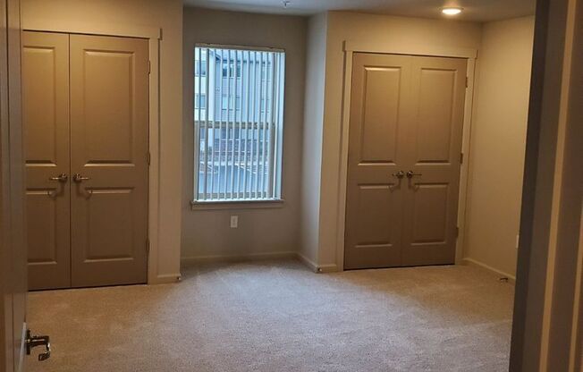 3 beds, 2 baths, 1,210 sqft, $2,550, Unit D-131