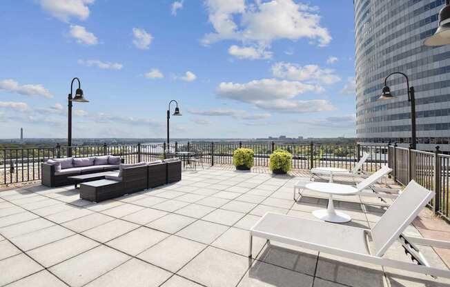 Enjoy Life At London Normandy House Apartments In Arlington VA