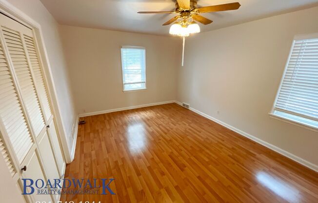 3 beds, 1 bath, 1,400 sqft, $2,300, Unit 1748 S Main St- #1