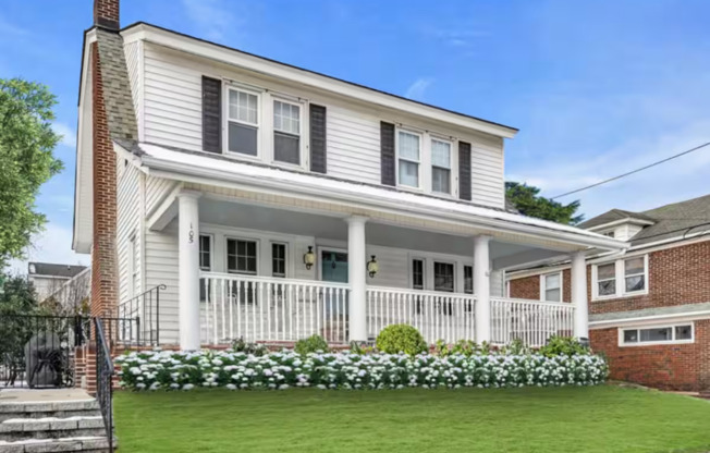 105 5 AVE