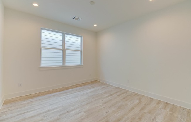 The Grove Oak Forest Bedroom