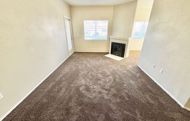 **BEAUTIFUL 3 BEDROOM, 2 BATHROOM DOWNSTAIRS UNIT LOCATED IN A GATED COMMUNITY!