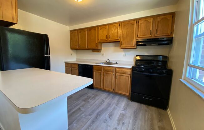 Magnificent 3 Bedroom Townhome with Garage! A Hidden Gem in Plum! Call Today!