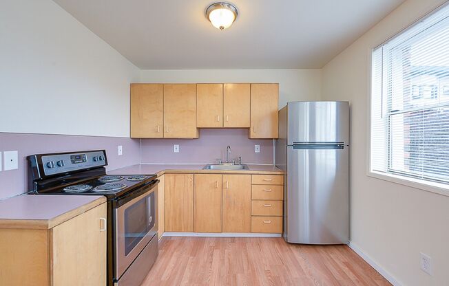 Studio, 1 bath, 400 sqft, $1,195, Unit B05