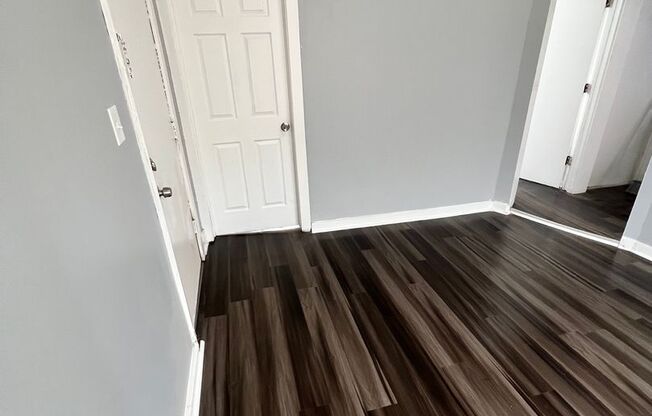 1215 S Homan
