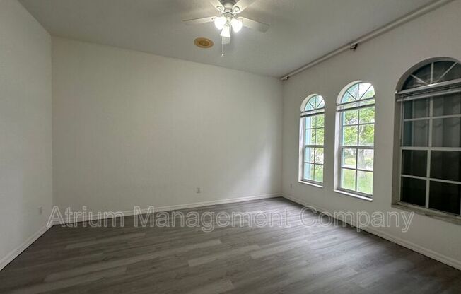 815 NELSON AVE NE