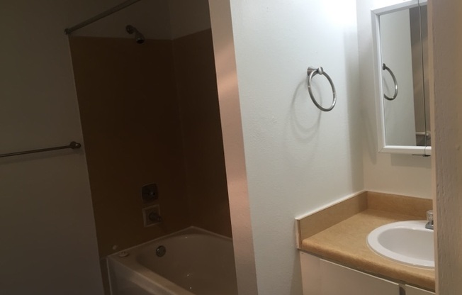 1 bed, 1 bath, 780 sqft, $1,489, Unit D105 H/C
