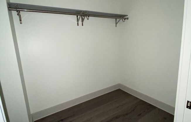 1 bed, 1 bath, 927 sqft, $1,650, Unit 957 Liberty Ave #203