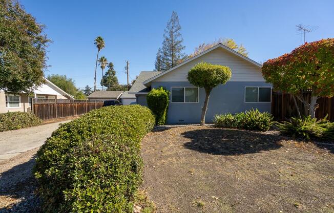 650 CYPRESS AVE