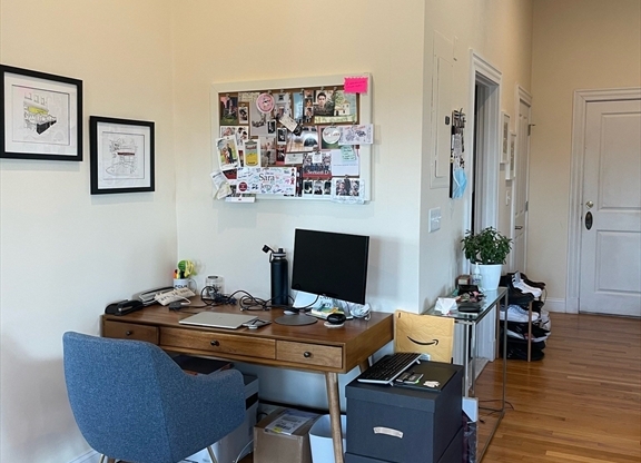 1 bed, 1 bath, 850 sqft, $4,500, Unit 62