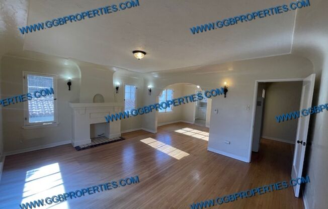 2209 2211 Eucalyptus Ave