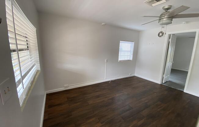 506 N BROADWAY