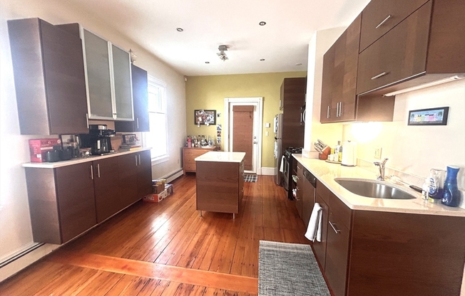 3 KENNEY ST