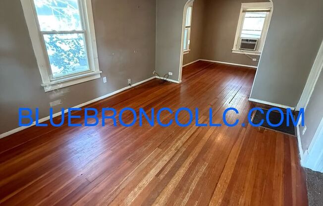 Beautiful house in Kansas City with a lot of character, come see it!