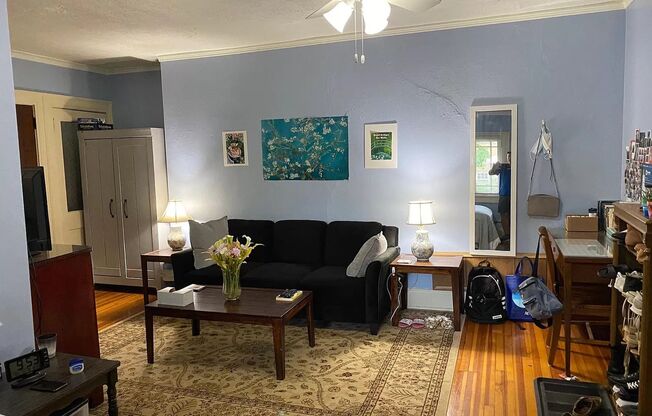 1 bed, 1 bath, $850, Unit Unit 2