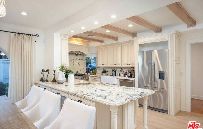 1100 STRADELLA RD