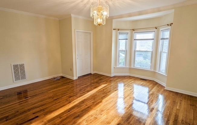 1084 CHESTNUT