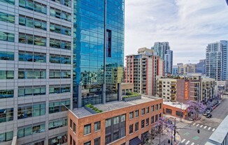 1 bed, 1 bath, $2,650, Unit Unit 906