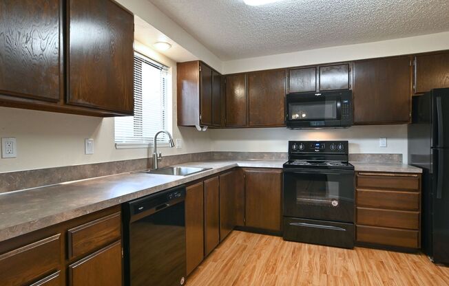 1 bed, 1 bath, 704 sqft, $1,490, Unit 0122