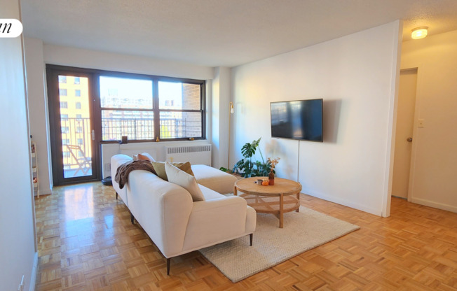 2 beds, 1 bath, $5,250, Unit 14B