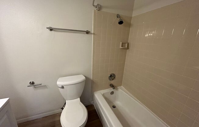 1 bed, 1 bath, $995, Unit 335