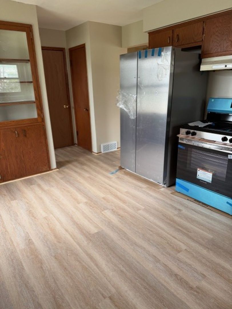 7111-13 W Brentwood Ave