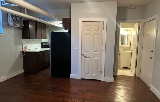 1 bed, 1 bath, 600 sqft, $999, Unit Unit A