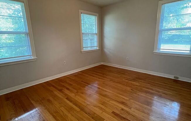 3 beds, 1 bath, $1,300