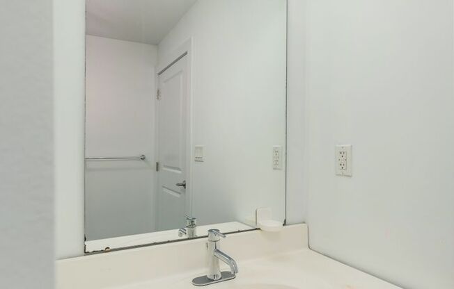 1 bed, 1 bath, 750 sqft, $1,595, Unit 105