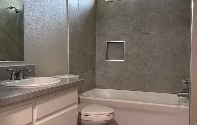 1 bed, 1 bath, 605 sqft, $1,150, Unit B28
