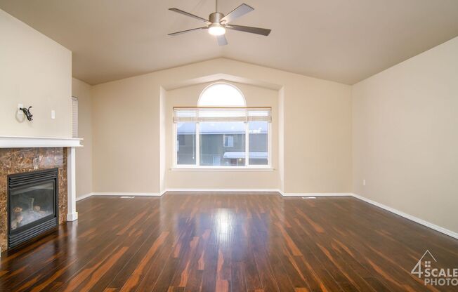 Beautiful East Anchorage 4 Bedroom Townhome