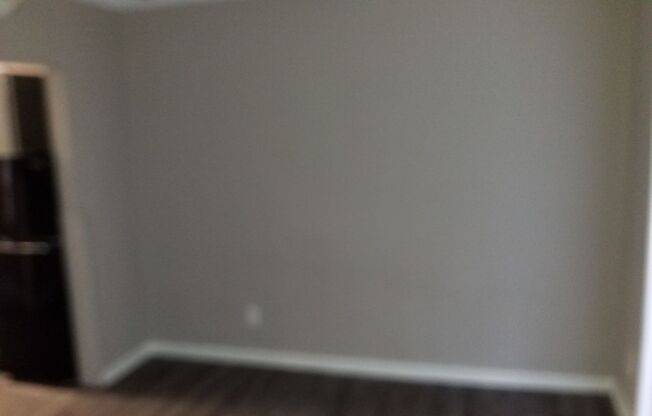 Studio, 1 bath, 800 sqft, $725, Unit 4D