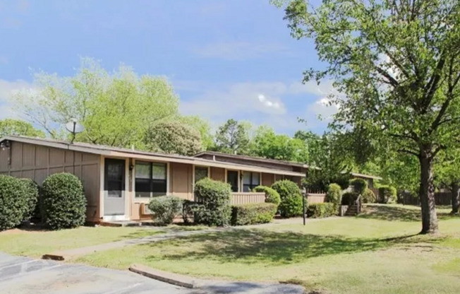 2 beds, 2 baths, 864 sqft, $900, Unit 201