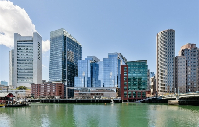 1 bed, 1.5 baths, 1,061 sqft, $5,750, Unit 14E