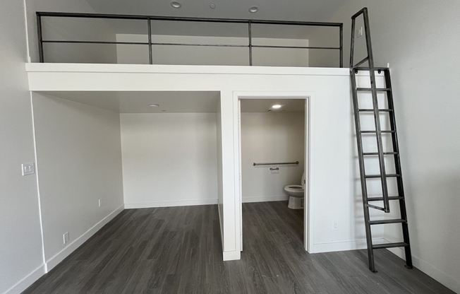 138 W SAN YSIDRO BLVD