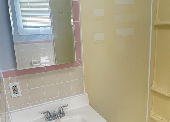 1 bed, 1 bath, 800 sqft, $1,750, Unit 1