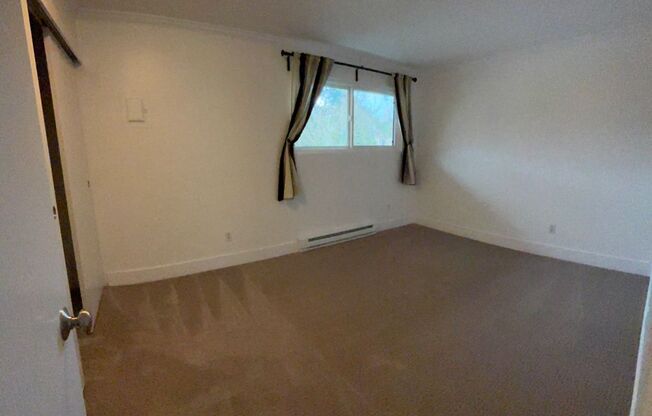 1 bed, 1 bath, $2,095, Unit #403