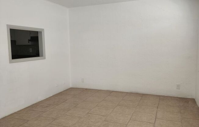 ** LIMITED SUMMERTIME SPECIAL / CALL FOR DETAILS **1 Bedroom / 1 Bathroom Apartment Home