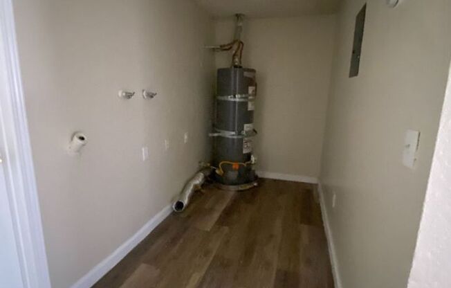 2 beds, 1 bath, 790 sqft, $1,495, Unit 18