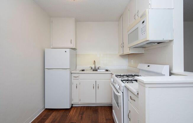 1 bed, 1 bath, $1,795, Unit 28