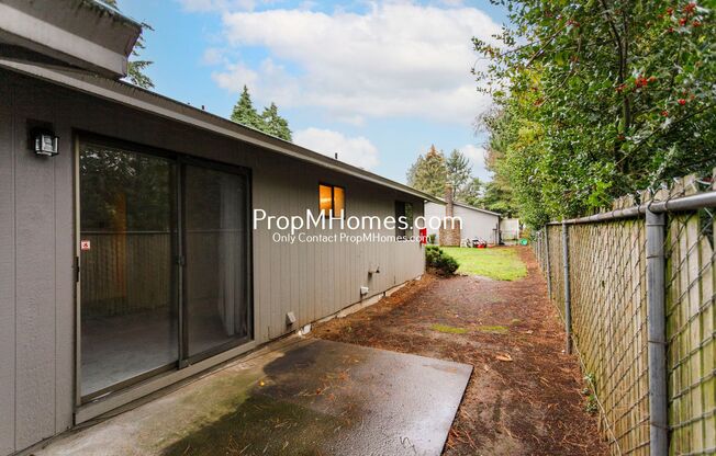 2 beds, 1 bath, 850 sqft, $1,599, Unit 240 NE 143rd Avenue