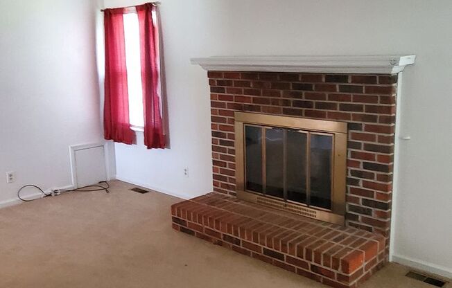 3 beds, 2 baths, $2,095