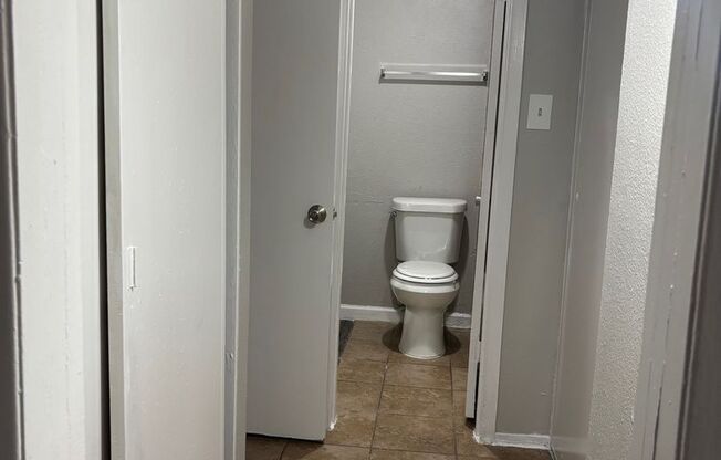 1 bed, 1 bath, 770 sqft, $1,435, Unit 4-2418-A